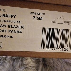 👚👚👚👚 slides baby !!! Let's make some offers..New no tag just box ner